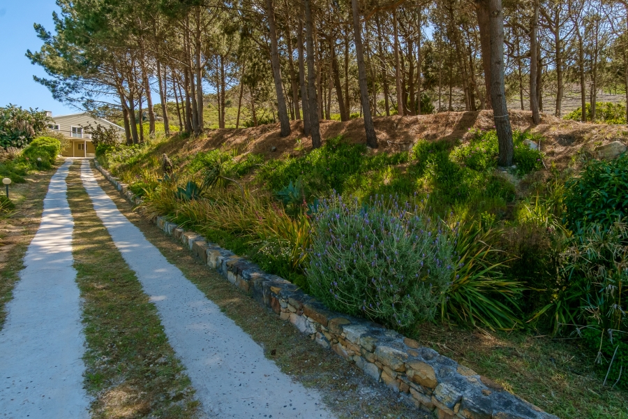 6 Bedroom Property for Sale in San Michel Western Cape